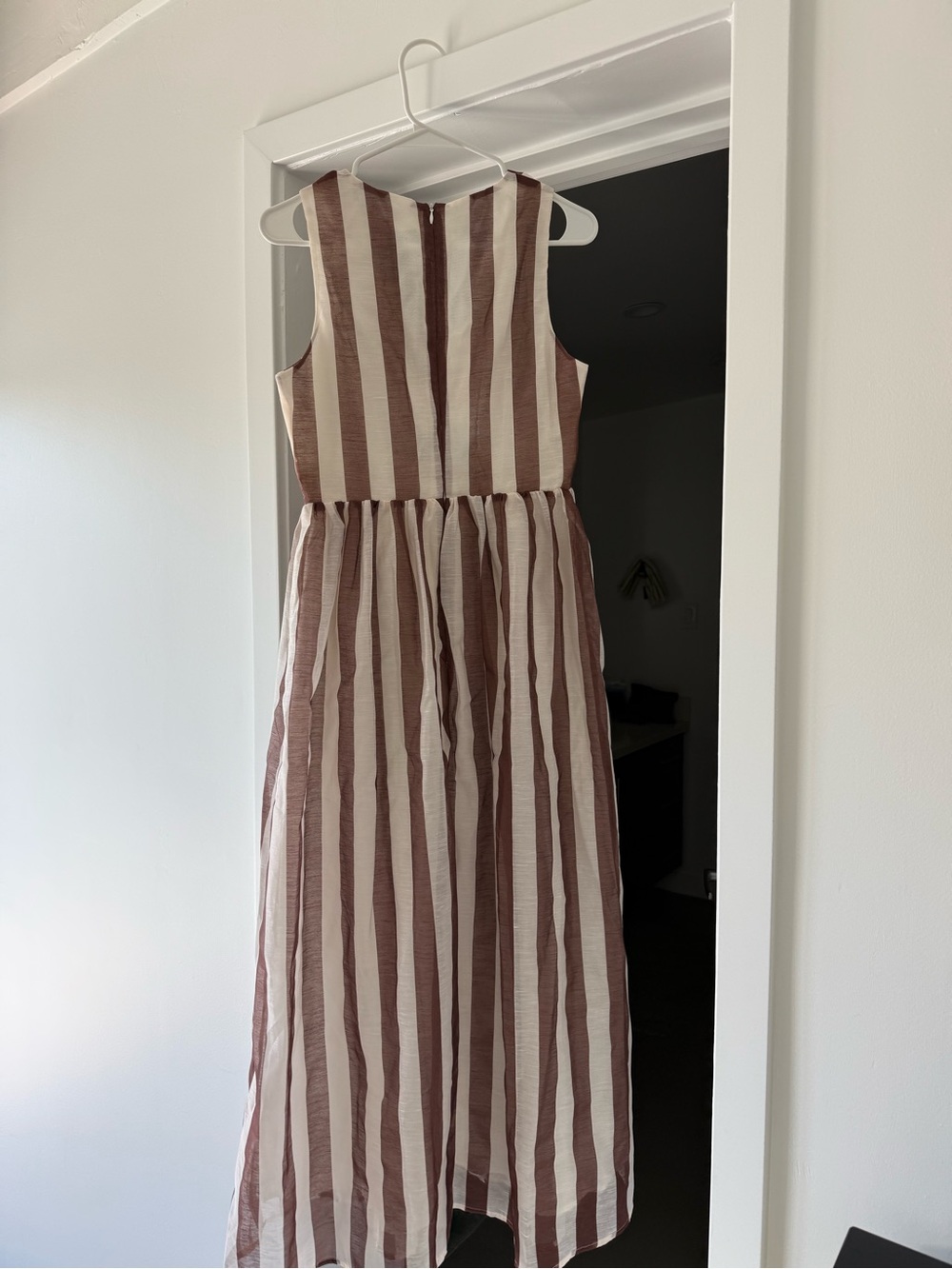 NWT Commense Striped V-Neck Maxi Dress in Brown and Cream - Picture 5 of 5